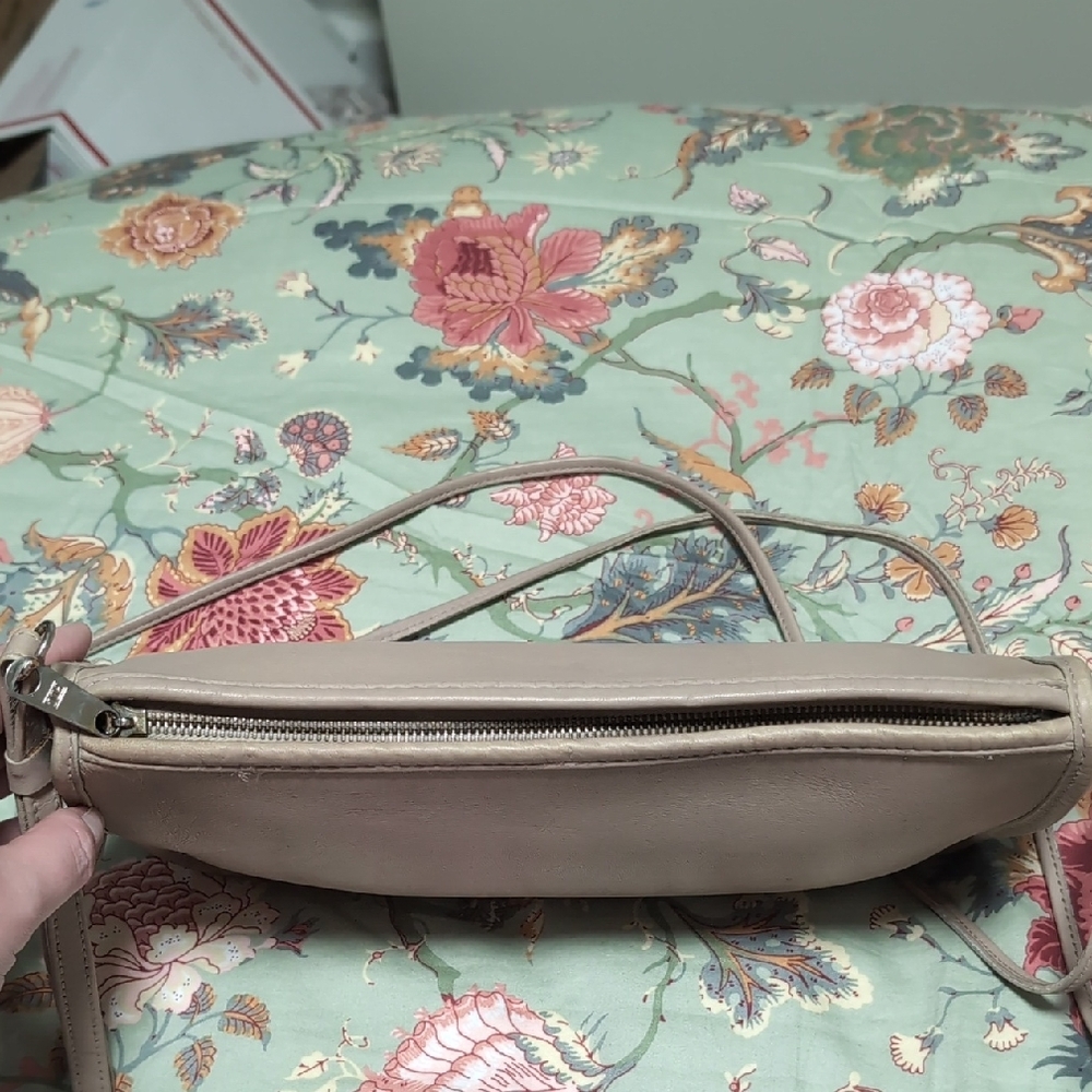 Vintage Putty/Greige Real Leather Shoulder Bag - Picture 6 of 14